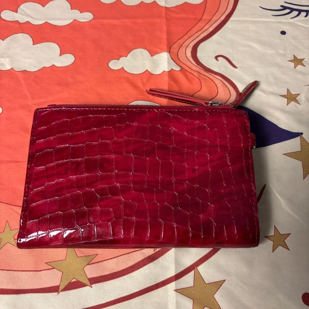 Brighton Red Croc Embossed Patent Leather Heart Bifold Wallet Zip Pocket Card